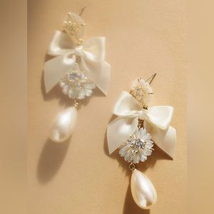 Mother of Pearl Bow Earrings